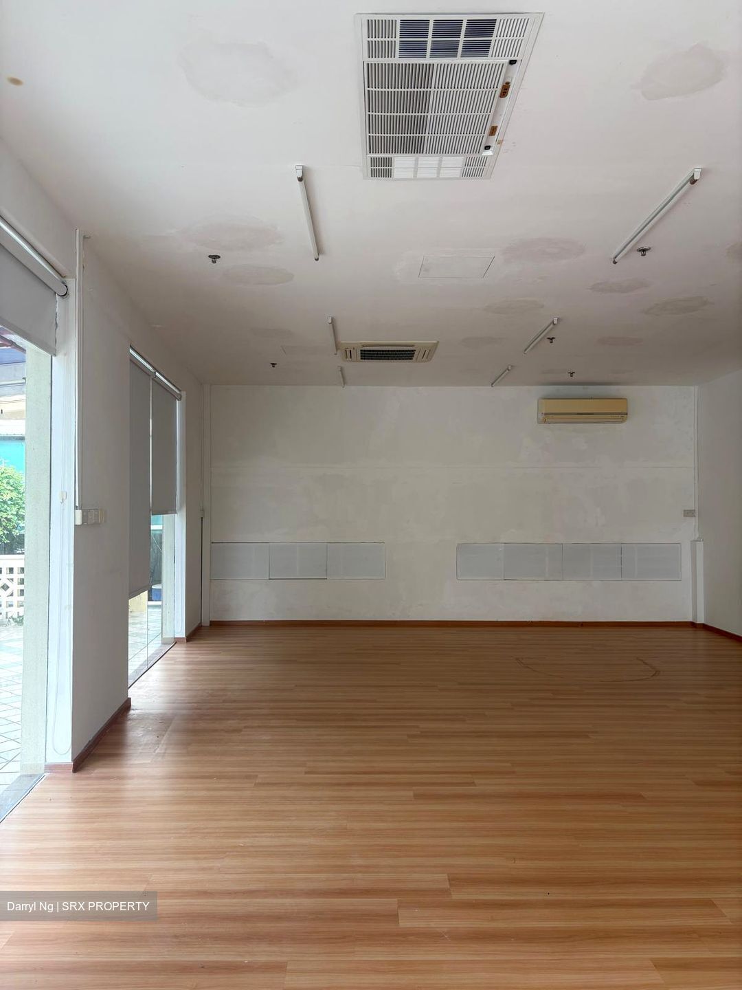 Kingston Terrace (D14), Retail #599570791